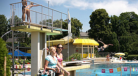 Rutsche ins Kühle Nass