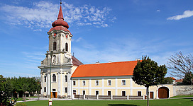 Die Pfarrkirche hl. Johannes d. T. in der burgenländischen Gemeinde Stotzing.