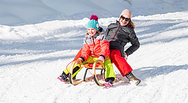 Rodeln auf der Rodelbahn zur Brennhüttn