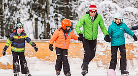 Eislaufen am Eislaufplatz Going