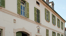 Eibiswald, Steiermark, Österreich: Lerchhaus




 

This media shows the protected monument with ObjektID 4062 in Austria. (Commons, de, Wikidata)