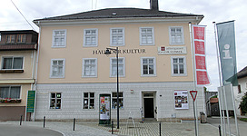 Außenansicht Haus der Kultur in St. Georgen im Attergau